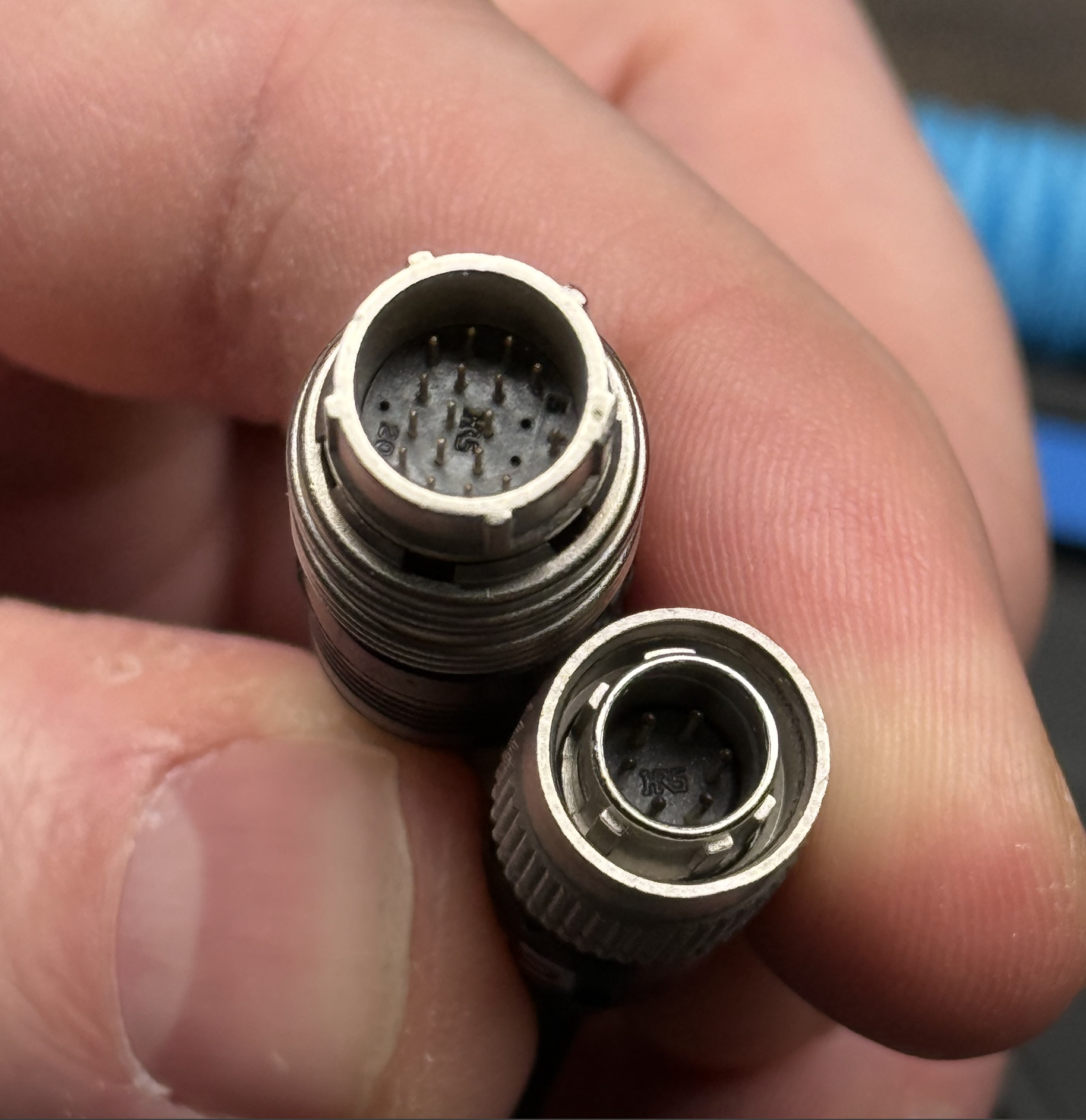 image of V-Mount IDX Battery Quad Pack with Chargers - 95-98Wh