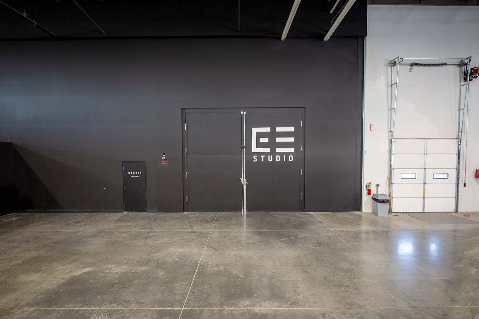 image of Enigma 3 Studio with Cyc and Lighting (Daily)