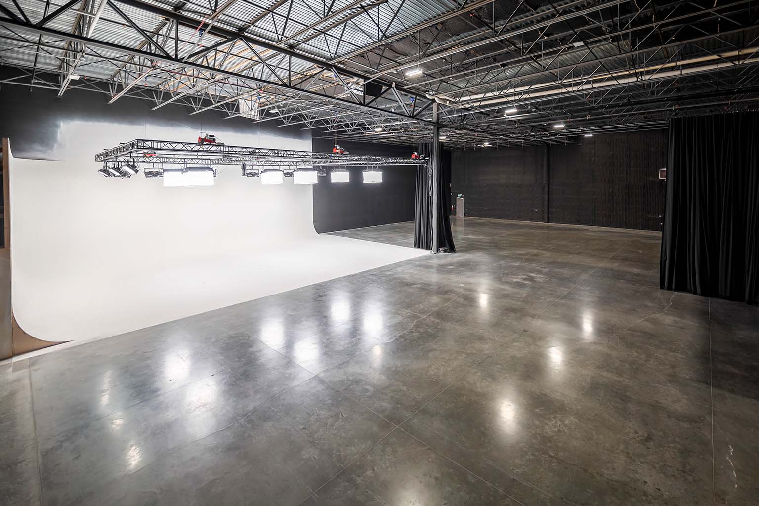 image of Enigma 3 Studio with Cyc and Lighting (Daily)