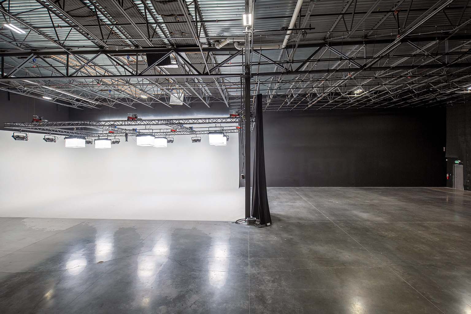 image of Enigma 3 Studio with Cyc and Lighting (Hourly)